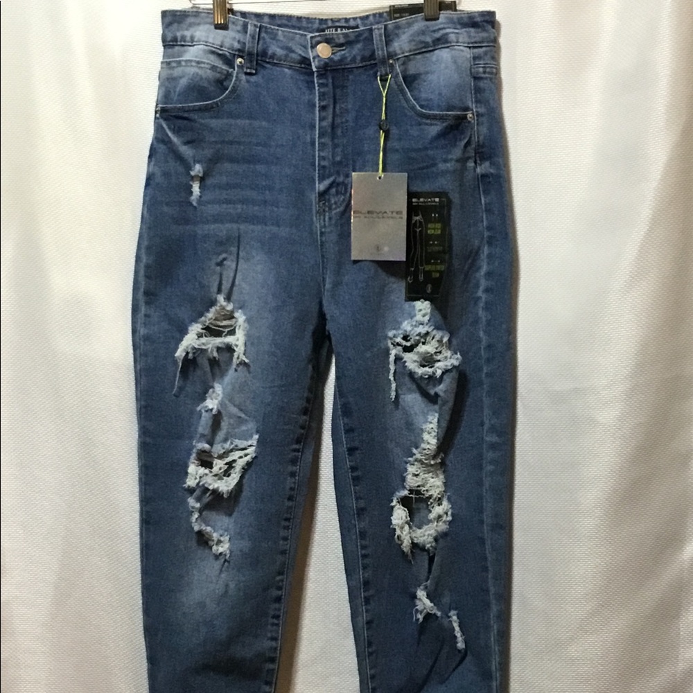 Elevate Mom Jeans NWT Distressed. Size 13/31.